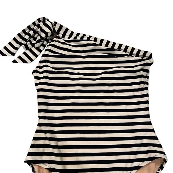 J. Crew One-shoulder One-piece Swimsuit in Classic Stripe Nautical Coastal Sz 6 - Picture 6 of 9